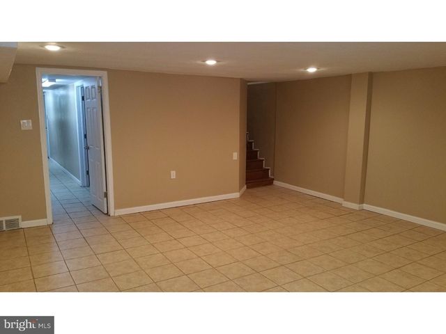 9960 WOODFERN RD, Philadelphia, PA 19115