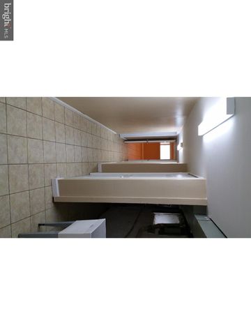 9960 WOODFERN RD, Philadelphia, PA 19115