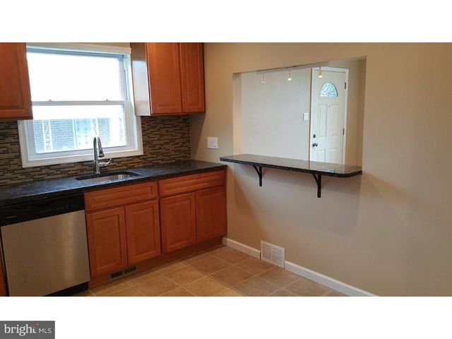 9960 WOODFERN RD, Philadelphia, PA 19115
