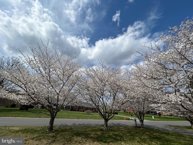 2217 CHEROKEE DR, Westminster, MD 21157