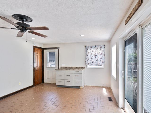 1128 Somerset Lane, Fort Wayne, IN 46805