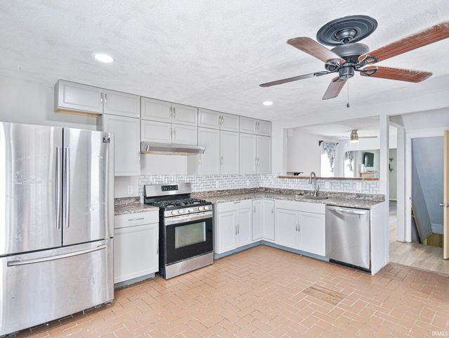 1128 Somerset Lane, Fort Wayne, IN 46805