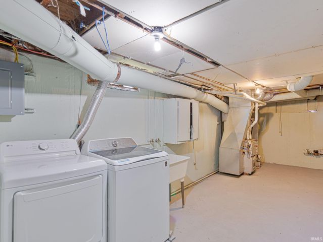 1128 Somerset Lane, Fort Wayne, IN 46805