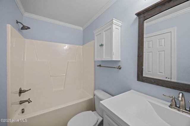 1013 Bristolmoor Drive, Winterville, NC 28590