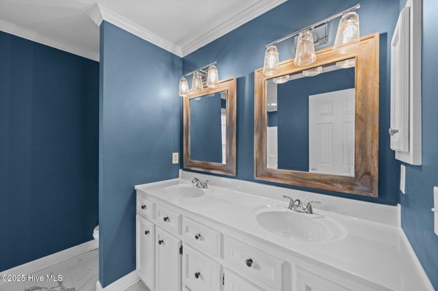 1013 Bristolmoor Drive, Winterville, NC 28590