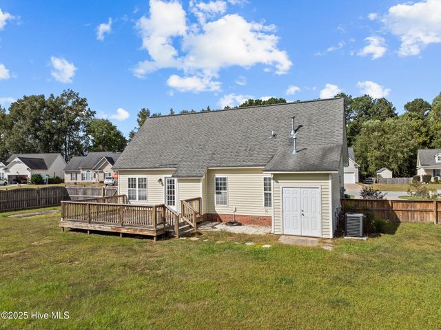 1013 Bristolmoor Drive, Winterville, NC 28590