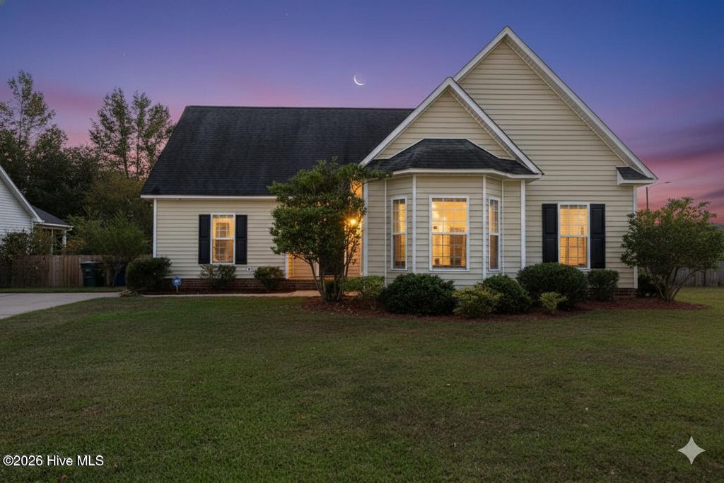 1013 Bristolmoor Drive, Winterville, NC 28590
