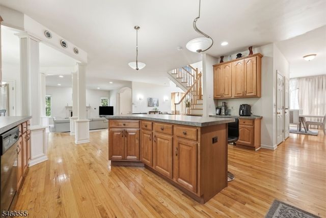 6 Andre Ct, Hardyston Twp., NJ 07416