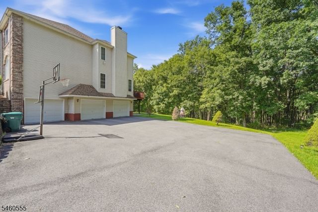 6 Andre Ct, Hardyston Twp., NJ 07416