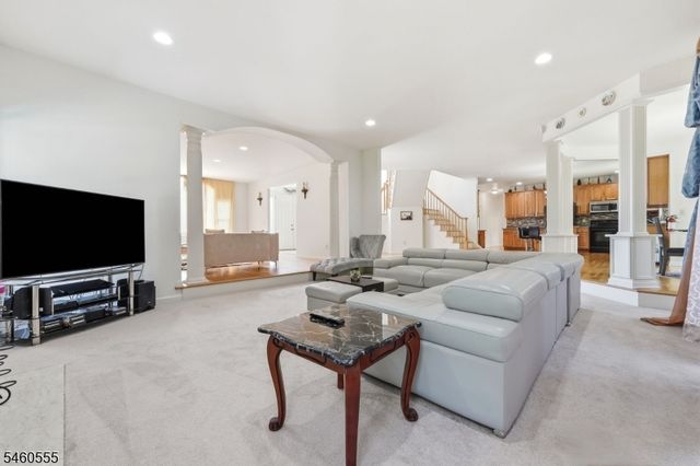 6 Andre Ct, Hardyston Twp., NJ 07416