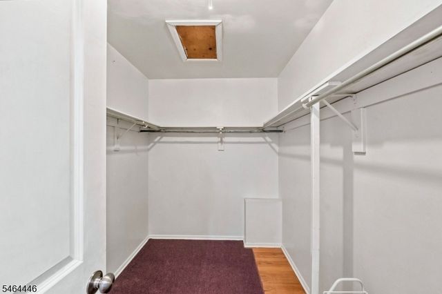 1 Hidden Lake Dr, North Brunswick Twp., NJ 08902