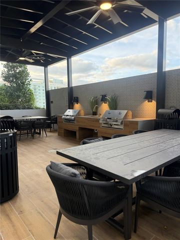 2001 Van Buren St 744, Hollywood, FL 33020