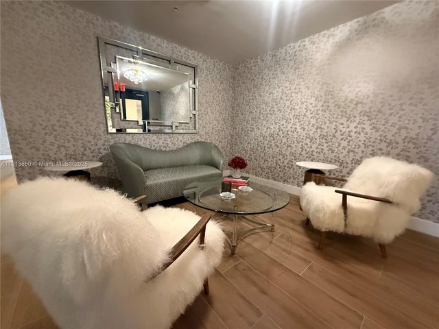 2001 Van Buren St 744, Hollywood, FL 33020