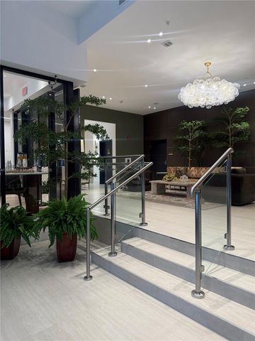 2001 Van Buren St 744, Hollywood, FL 33020