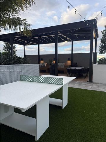 2001 Van Buren St 744, Hollywood, FL 33020