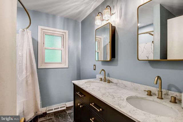 7199 MILL RUN DR, Warrenton, VA 20187