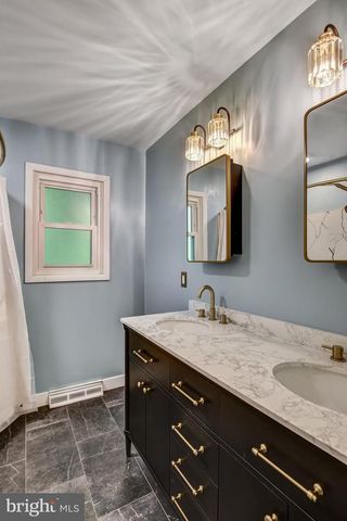 7199 MILL RUN DR, Warrenton, VA 20187