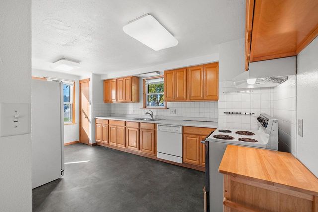 1408 N WAYNE STREET, Appleton, WI 54911