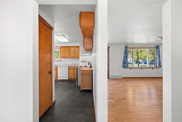 1408 N WAYNE STREET, Appleton, WI 54911