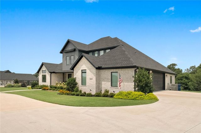 2664 Highlands Way, Elm Springs, AR 72762