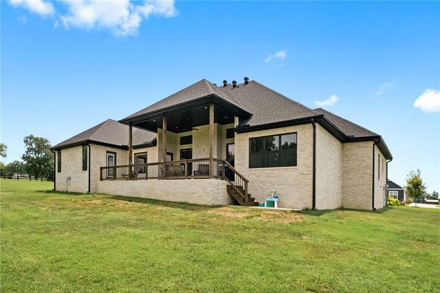 2664 Highlands Way, Elm Springs, AR 72762