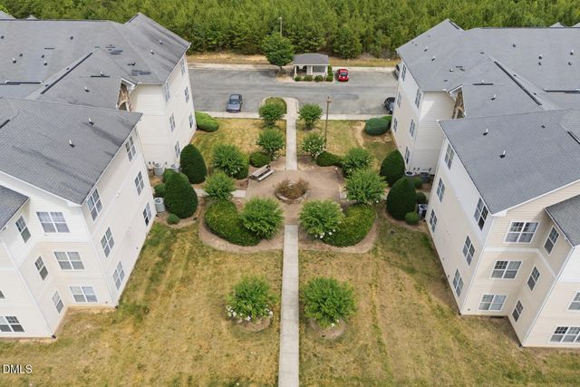 102 Campus Walk Trail 200, Elon, NC 27244