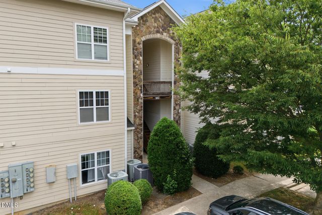 102 Campus Walk Trail 200, Elon, NC 27244