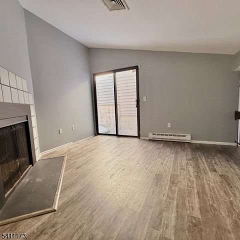 93 Overlook Dr, Union Twp., NJ 08809