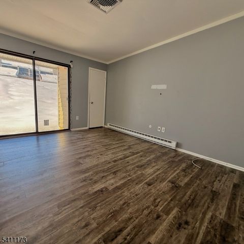 93 Overlook Dr, Union Twp., NJ 08809