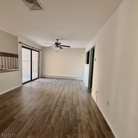 93 Overlook Dr, Union Twp., NJ 08809