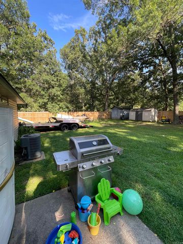 6 Eastwood Oaks Street, Conway, AR 72032