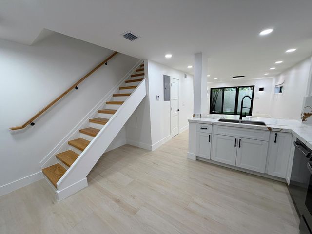 575 NE 7th Avenue 4b, Fort Lauderdale, FL 33301