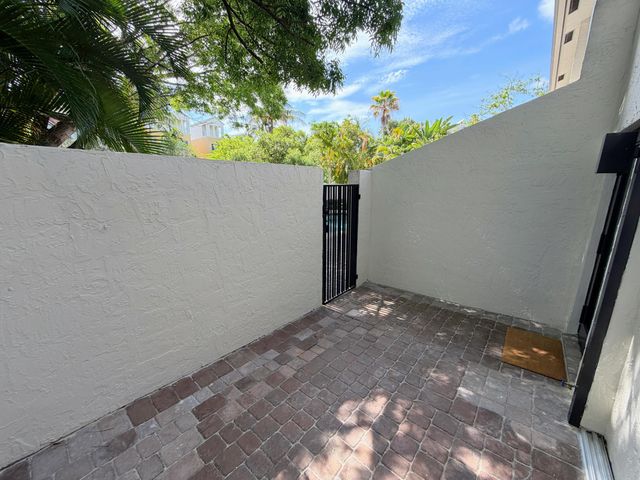 575 NE 7th Avenue 4b, Fort Lauderdale, FL 33301