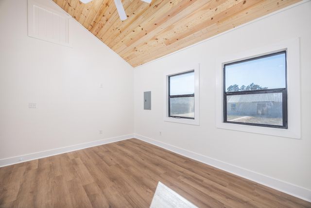 65 Happy Hollow Road, Freeport, FL 32439