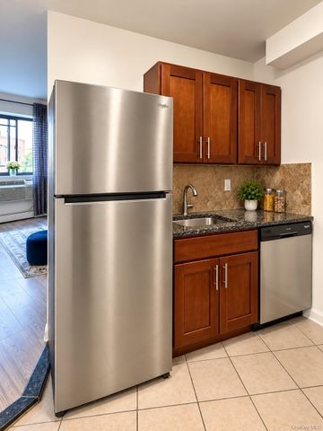 7617 46th Avenue 4A, Elmhurst, NY 11373