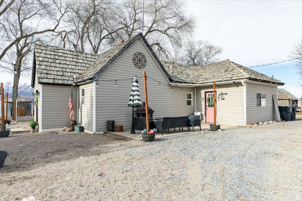 Image 24 of property listing at 2396 W 7400 N, Preston, ID 83263