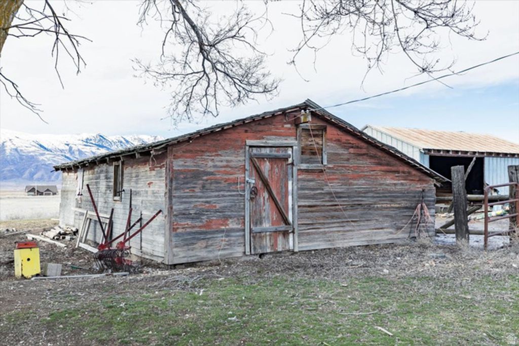 Image 39 of property listing at 2396 W 7400 N, Preston, ID 83263
