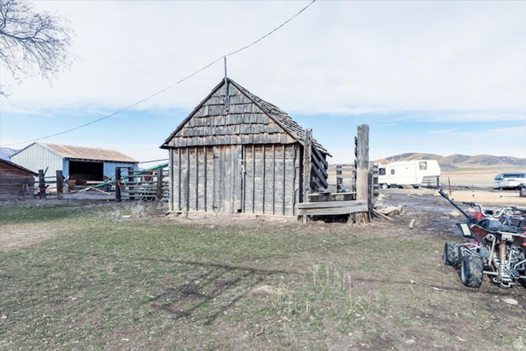 Image 40 of property listing at 2396 W 7400 N, Preston, ID 83263