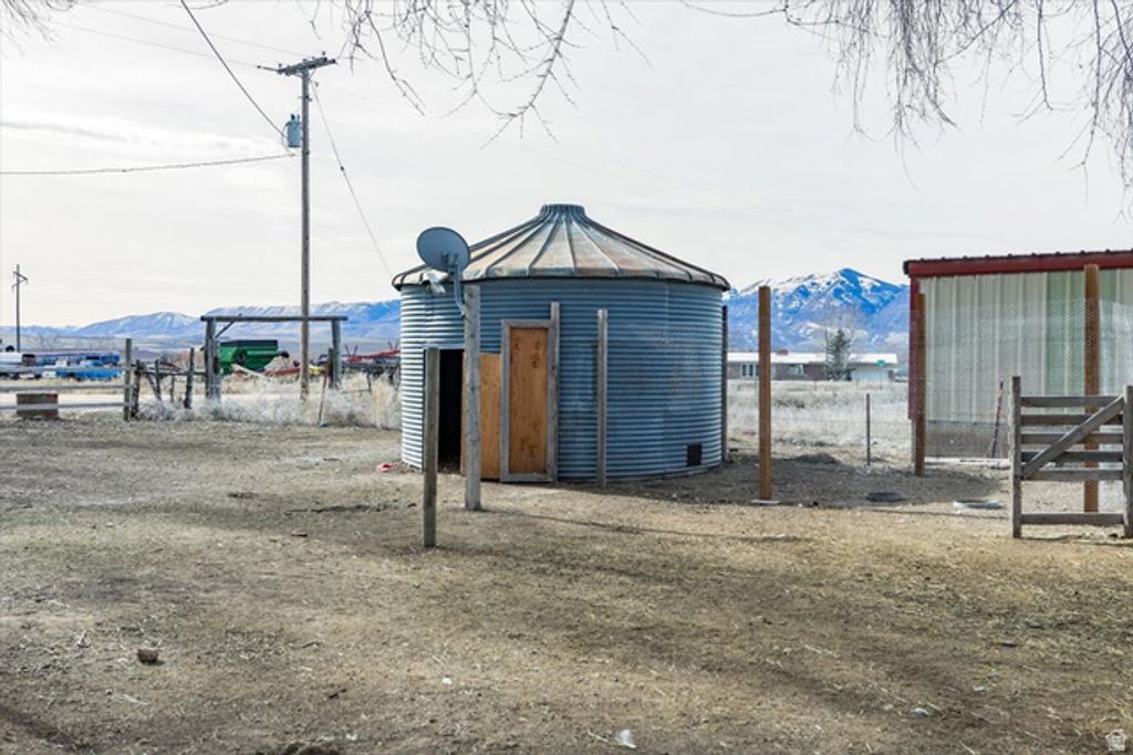 Image 43 of property listing at 2396 W 7400 N, Preston, ID 83263