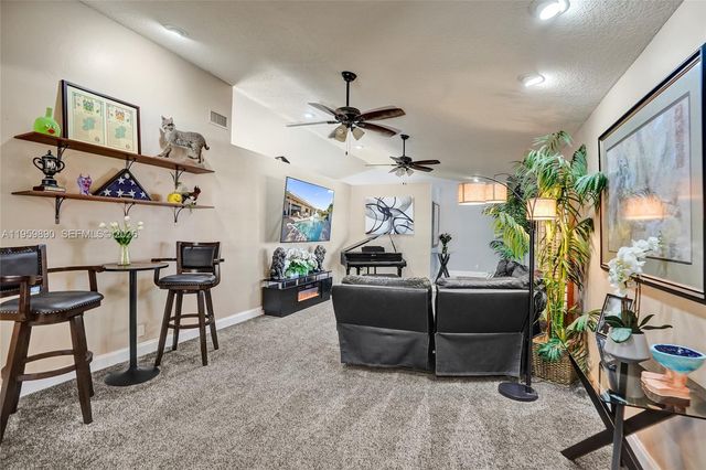 10180 SW 1st Ct, Coral Springs, FL 33071