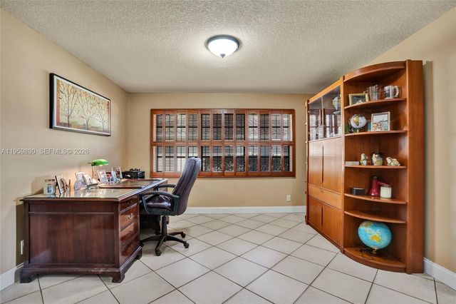 10180 SW 1st Ct, Coral Springs, FL 33071