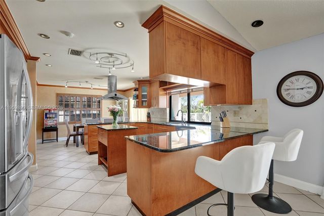 10180 SW 1st Ct, Coral Springs, FL 33071