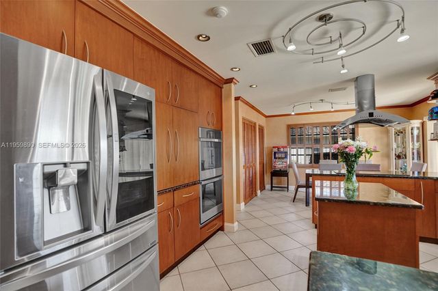 10180 SW 1st Ct, Coral Springs, FL 33071