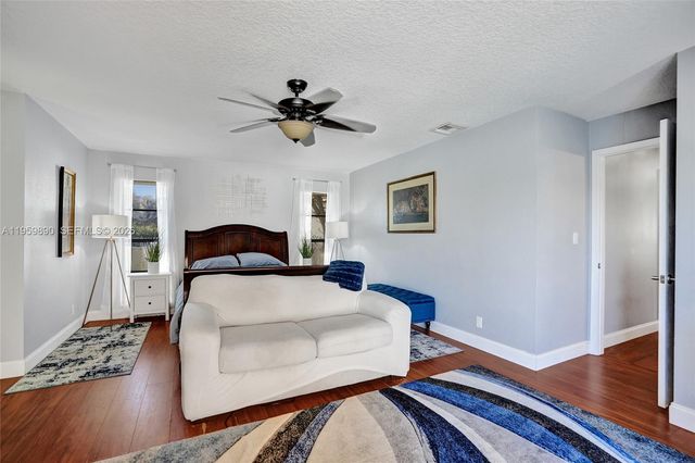 10180 SW 1st Ct, Coral Springs, FL 33071