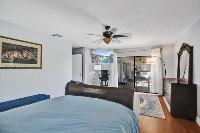 10180 SW 1st Ct, Coral Springs, FL 33071