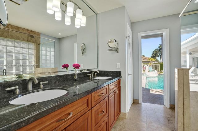 10180 SW 1st Ct, Coral Springs, FL 33071