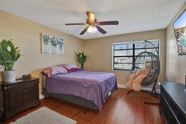 10180 SW 1st Ct, Coral Springs, FL 33071