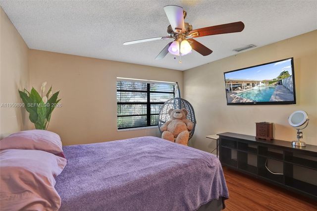 10180 SW 1st Ct, Coral Springs, FL 33071