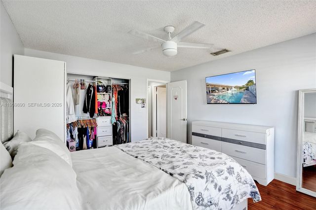 10180 SW 1st Ct, Coral Springs, FL 33071