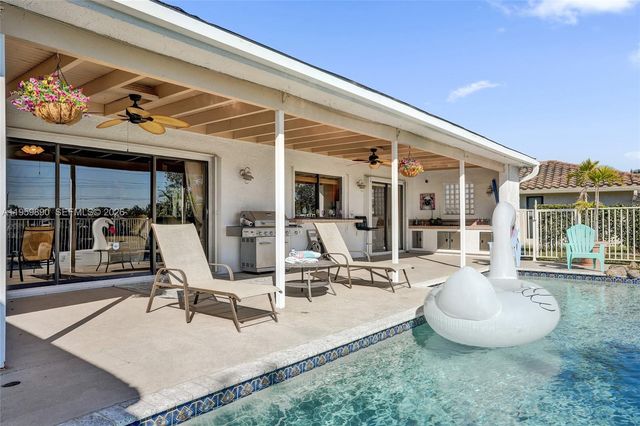 10180 SW 1st Ct, Coral Springs, FL 33071